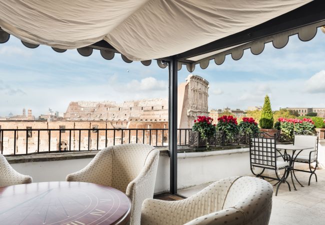 Apartment in Rome - The Colosseum Penthouse [Beyond]